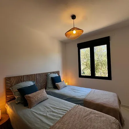 Paisible Au Coeur Des Oliviers, A Deux Pas De *