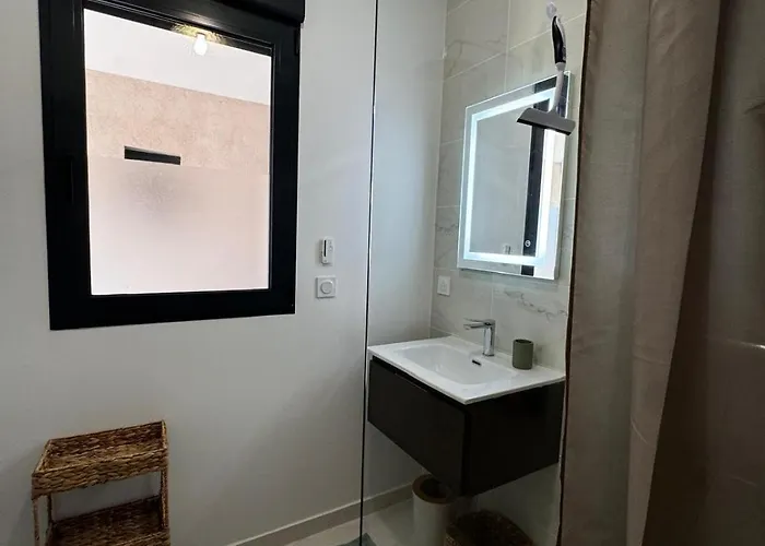 Apartment Paisible Au Coeur Des Oliviers, A Deux Pas De *
